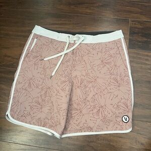 Vuori Cruise Men’s Board Shorts Size 32
